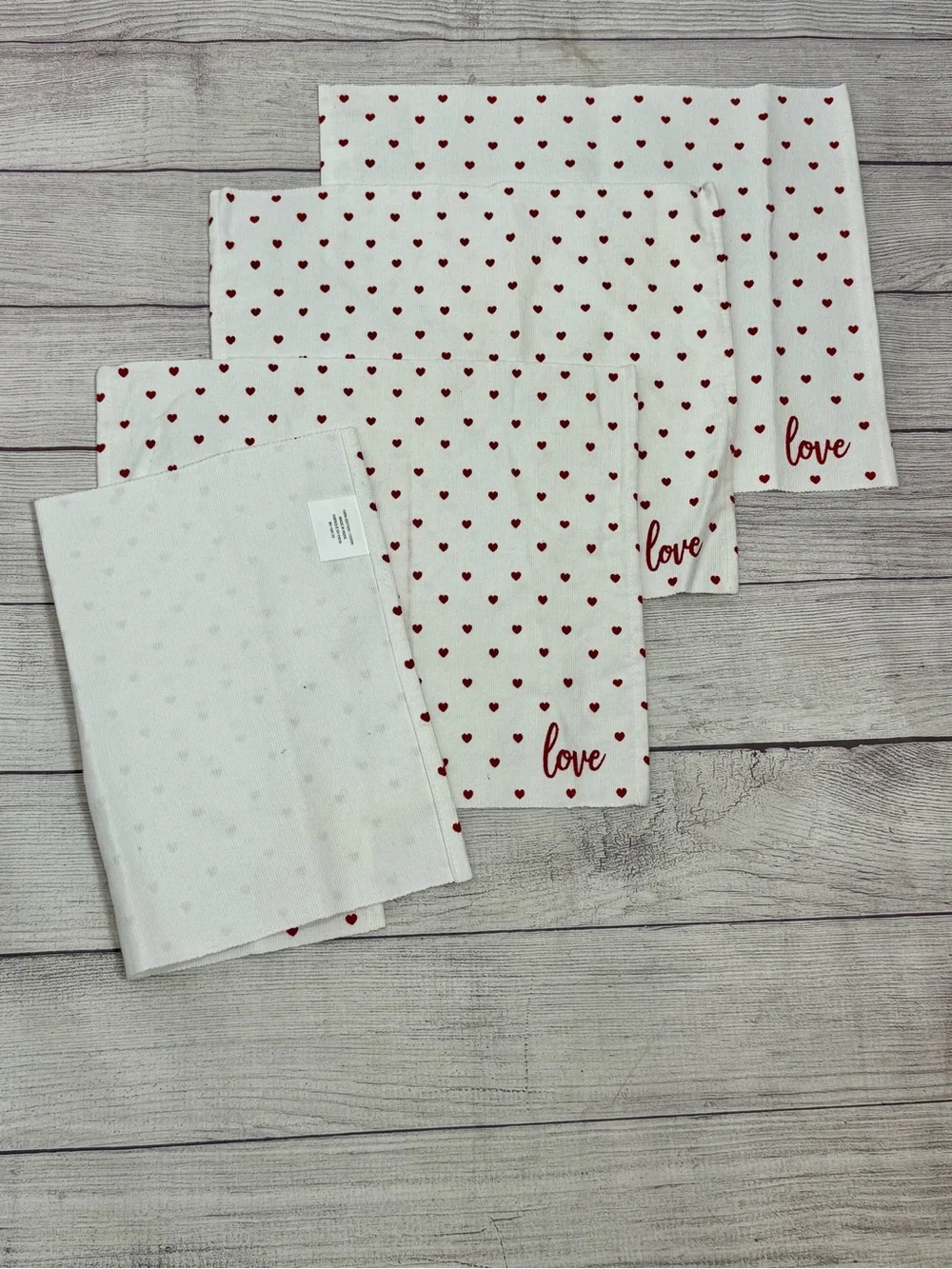Set of 4 Valentine’s Day Heart Placemats White Red Hearts 100% Cotton 13x16.5in
